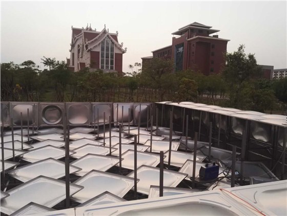 不銹鋼水箱頂板拼裝