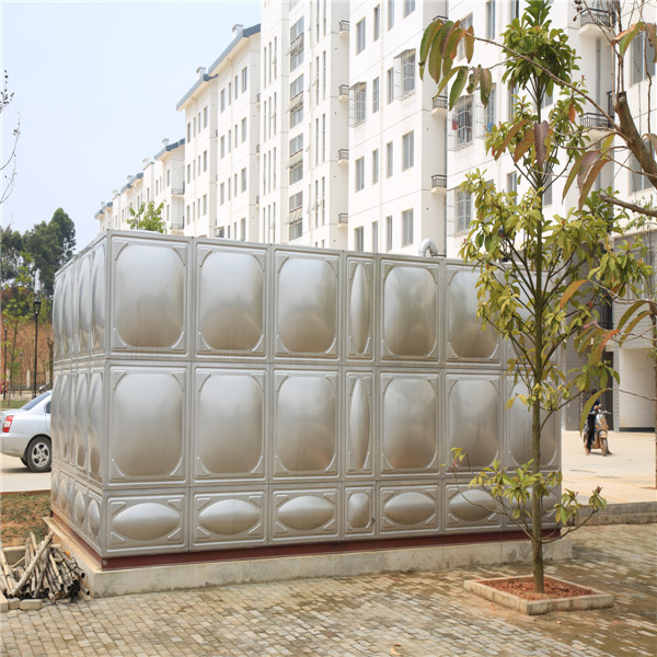 做不銹鋼水箱找千凱，專業(yè)定制，專注水箱11年，咨詢電話：0771-3903136