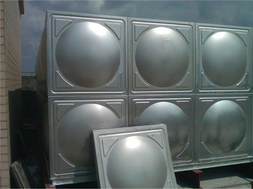 優(yōu)質(zhì)方形不銹鋼水箱就選千凱水箱，11年專注水箱行業(yè)，經(jīng)驗(yàn)豐富，技術(shù)嫻熟，采購咨詢0771-3903136